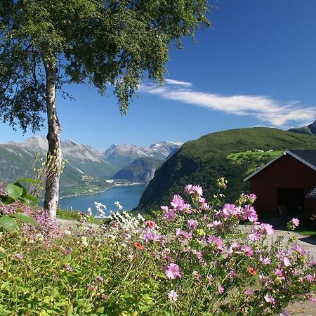 Apartamento Hesthaug Gard Eidsdal Exterior foto